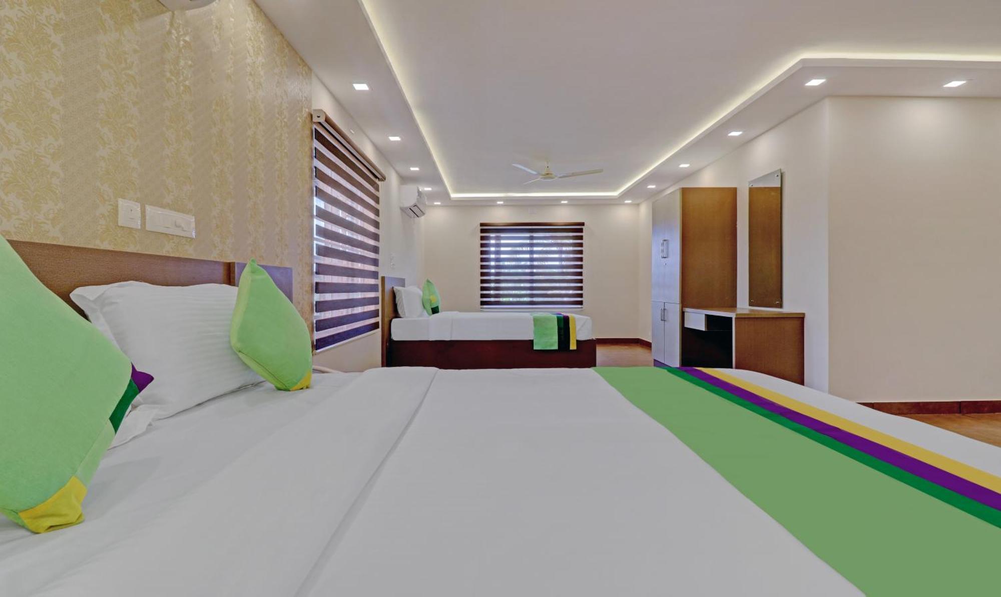 Отель Treebo Golden Terminal, Kochi Airport Экстерьер фото