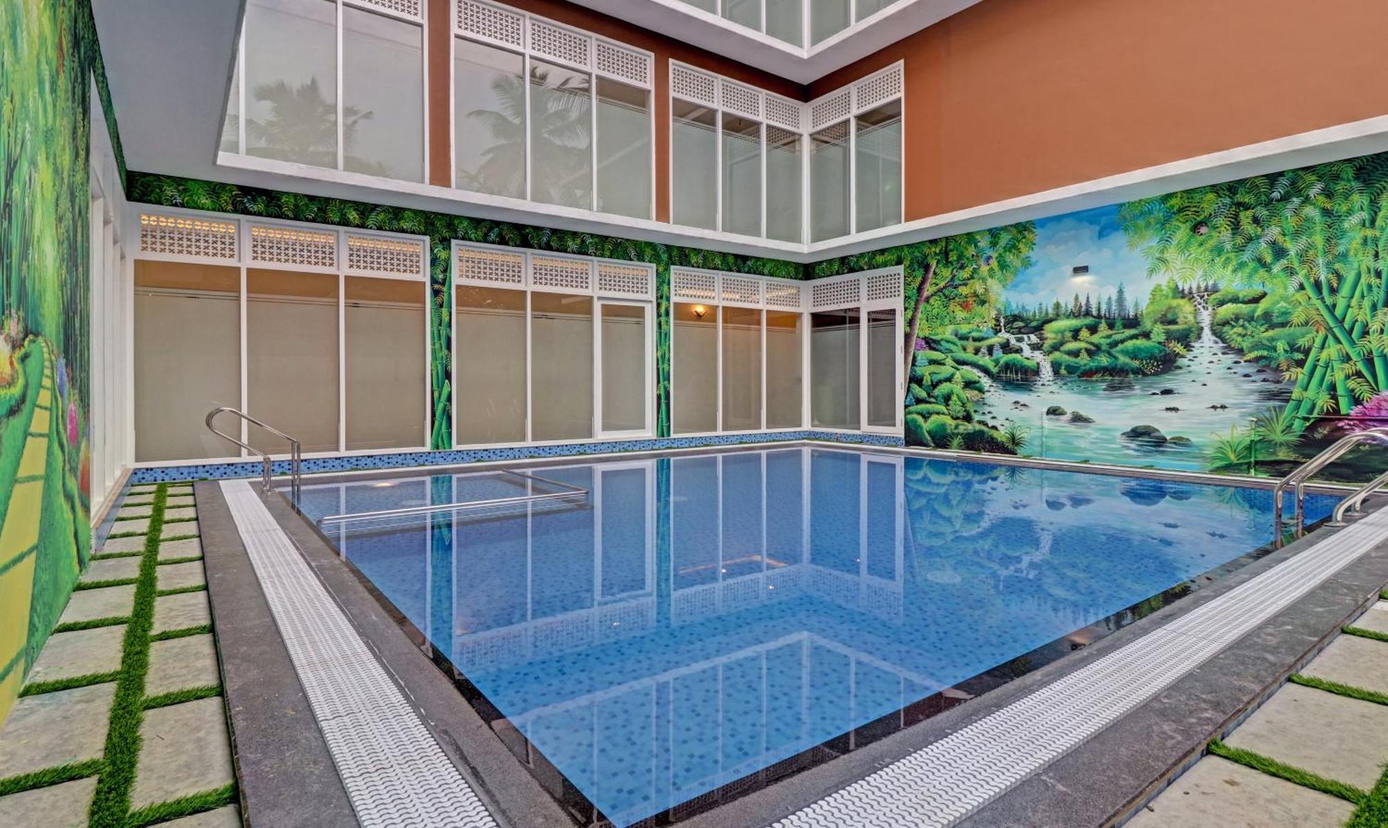 Отель Treebo Golden Terminal, Kochi Airport Экстерьер фото