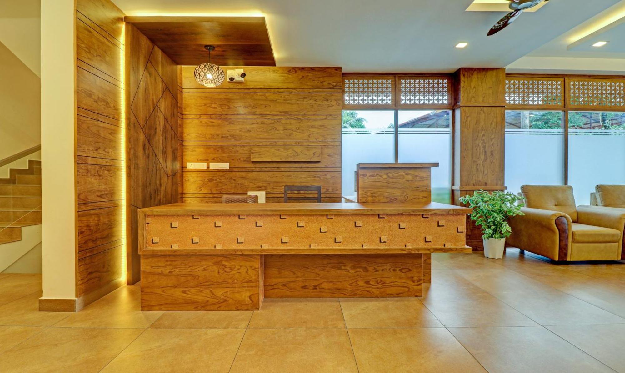 Отель Treebo Golden Terminal, Kochi Airport Экстерьер фото