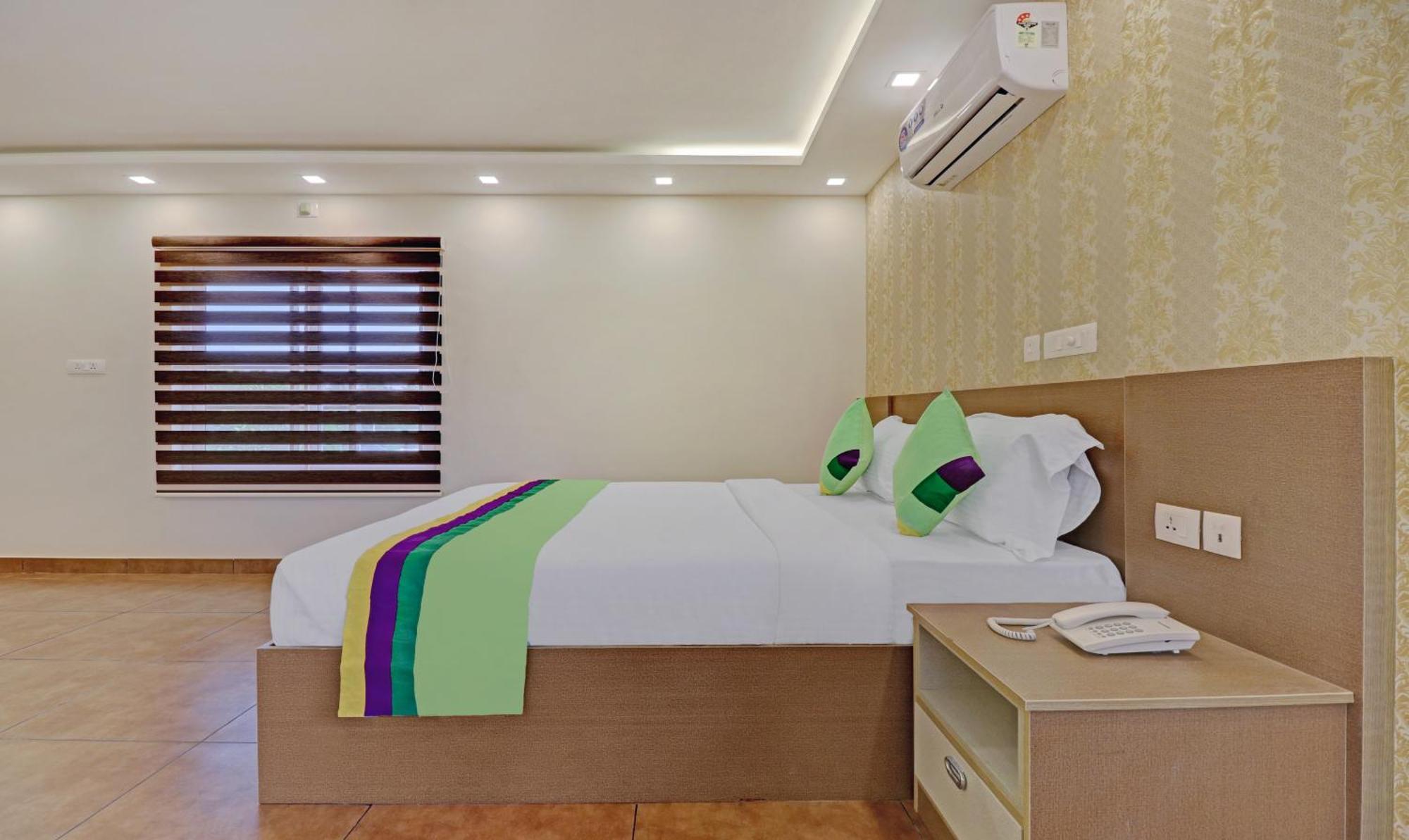 Отель Treebo Golden Terminal, Kochi Airport Экстерьер фото