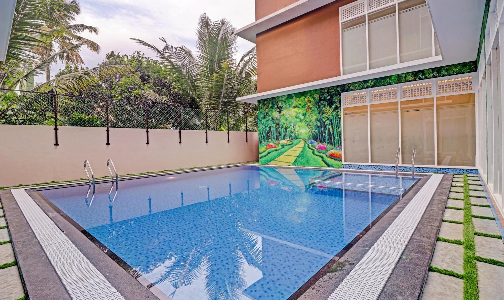 Отель Treebo Golden Terminal, Kochi Airport Экстерьер фото
